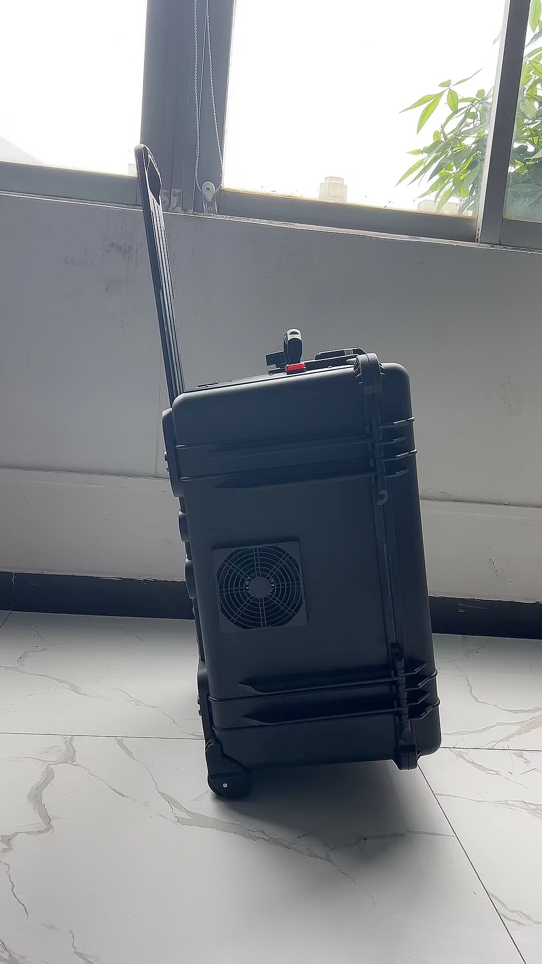 六安手拉箱型移动通信干扰器